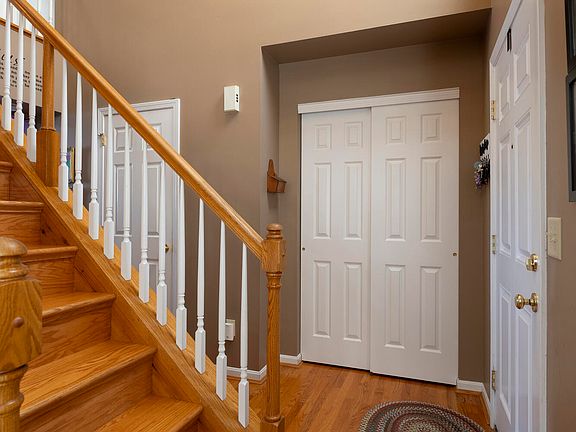 4th image of 1111 Pinewood Dr