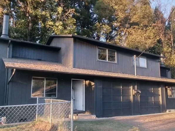 1220/1222 Elm St, Junction City, OR 97448