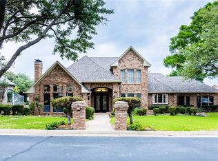 2112 Scenic Bay Dr, Arlington, TX 76013