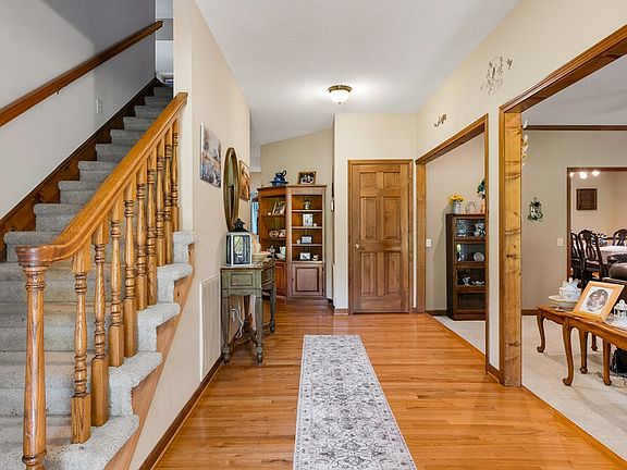 4th image of 225 Faith Ln