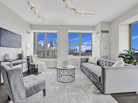 3rd image of 1717 S Prairie Ave APT 1101