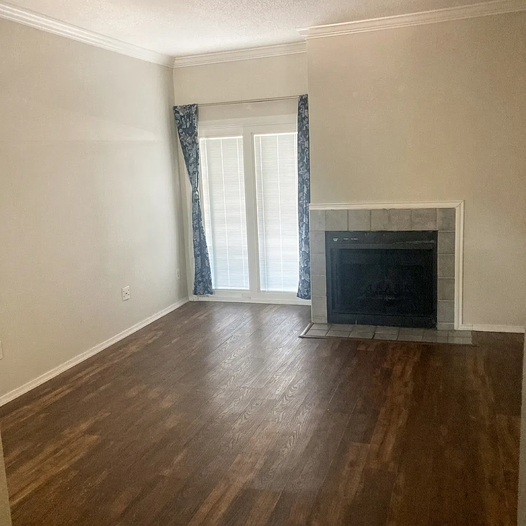 2 bed, 1004 sqft, $1,275 — Photo 3