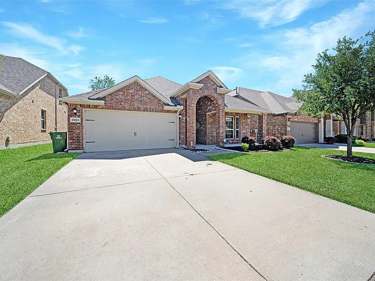 2920 Colorado Dr — Photo 3