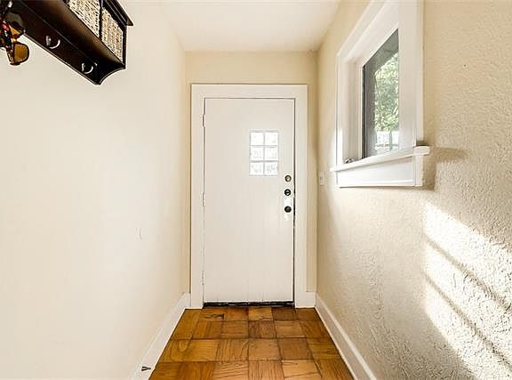 3rd image of 515 Monticello Dr