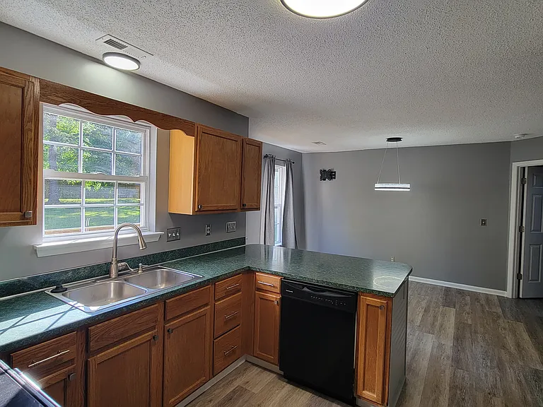 6107 Colchester Ln — Photo 8