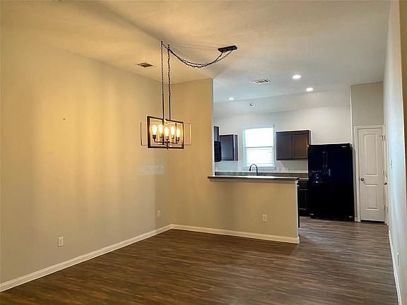 4th image of 3511 Woodland Ln