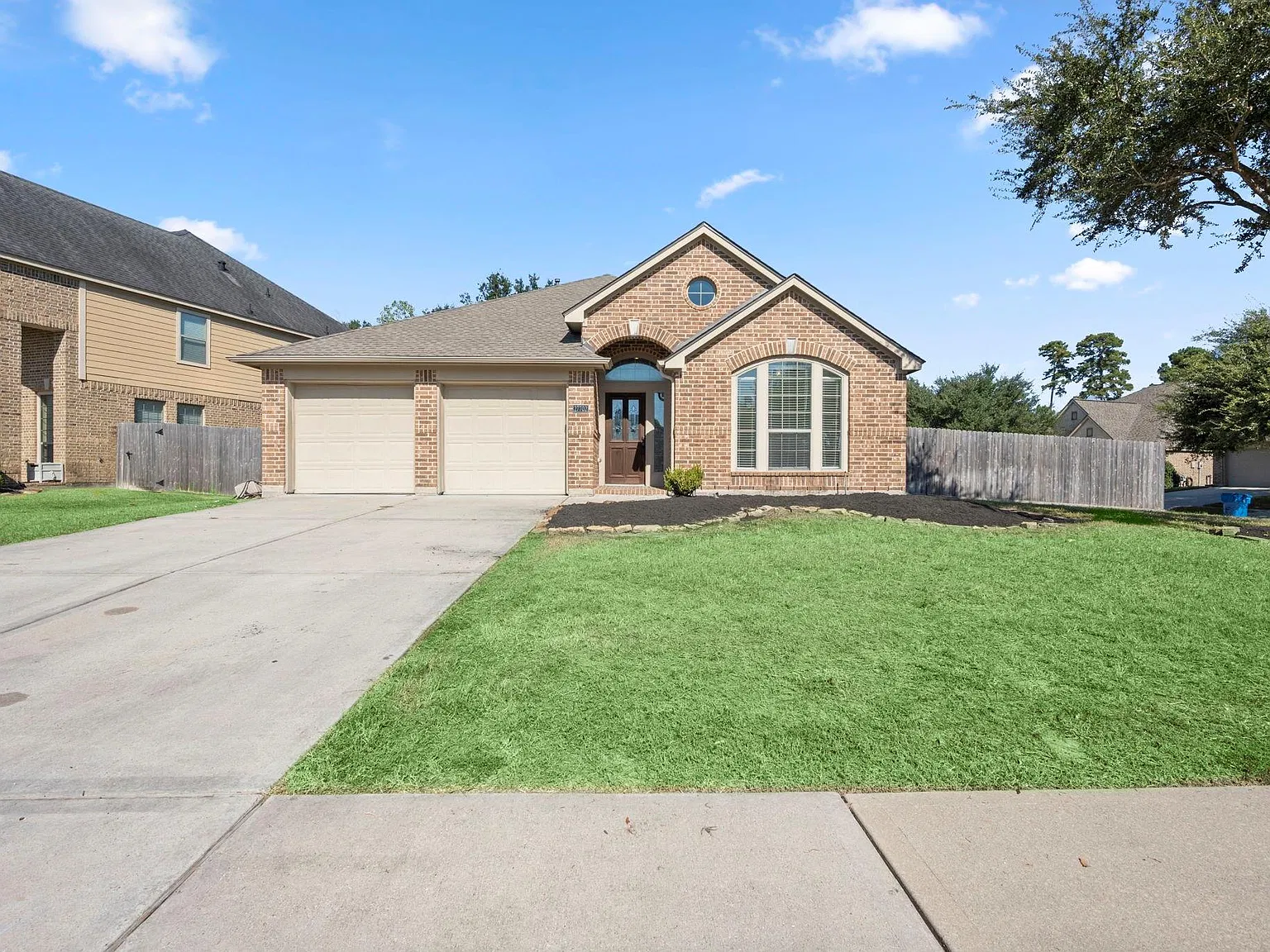 4 bed, 2.0 bath, 2330 sqft, $2,595 — Photo 1