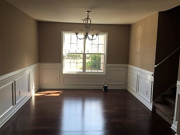 3rd image of 1061 Whispering Lakes Dr