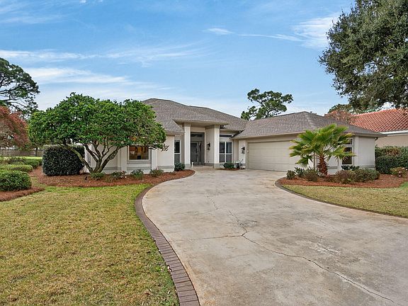 4th image of 379 Golfview Dr