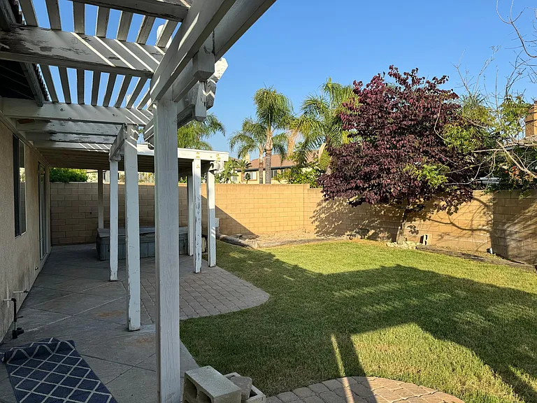 14975 Mount Wilson Ln — Photo 31