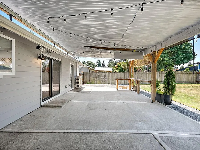 62 Queets St — Photo 33