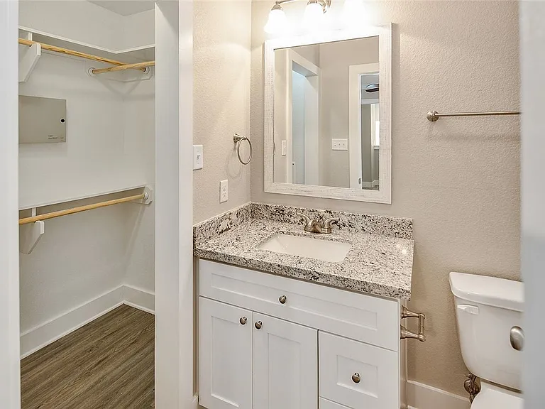 1410 Holleman Dr — Photo 20
