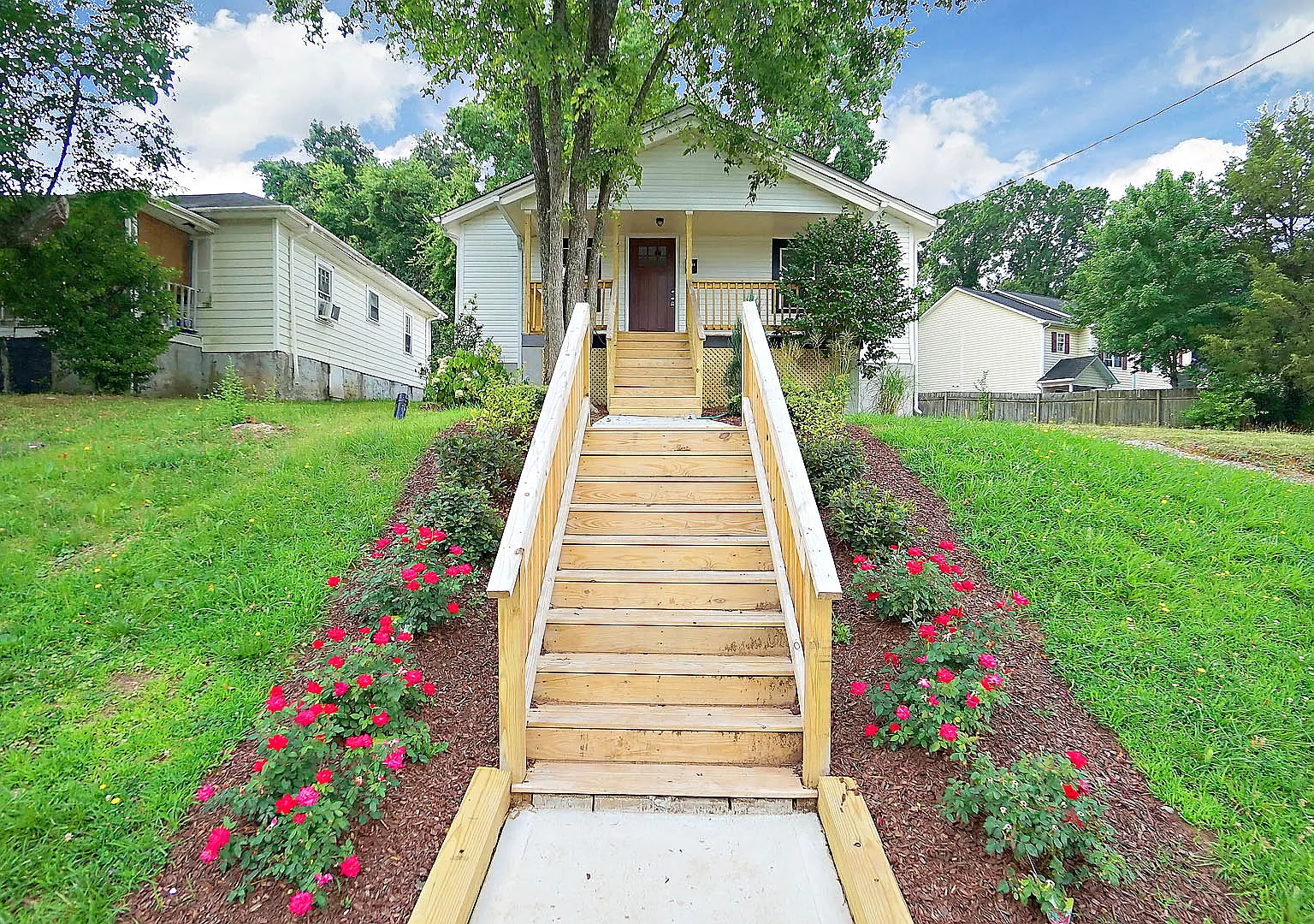 3 bed, $3,900 — Photo 1