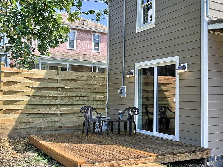 234 N Stratton St — Photo 2
