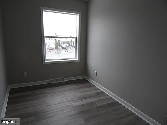 8795 Kings Rd — Photo 11