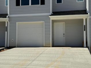 961 Lola Ln, Kingsport, TN 37663