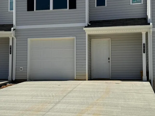 961 Lola Ln, Kingsport, TN 37663