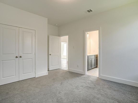 4th image of 7125 Aves St
