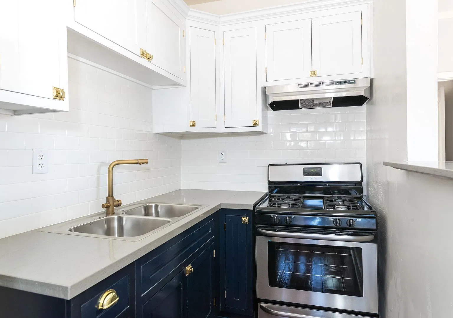 Avondale Hollywood Apartments — Photo 4