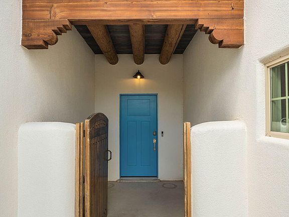 5th image of 3767 Archangel Ave