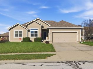 14608 Green Castle St, Smithville, MO 64089