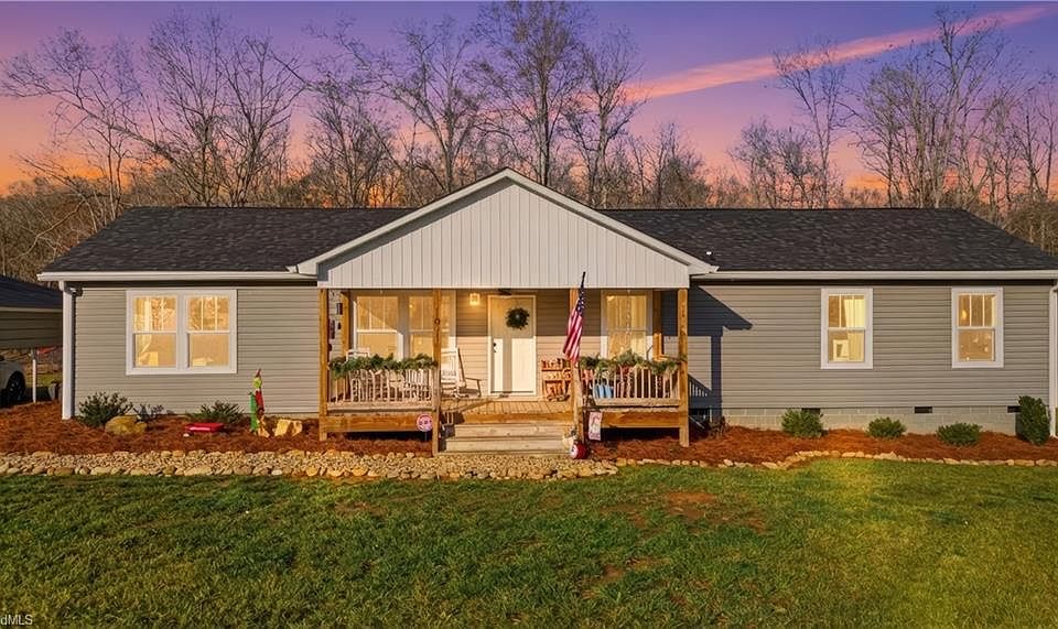 1st image of 1071 Pine Knoll Dr