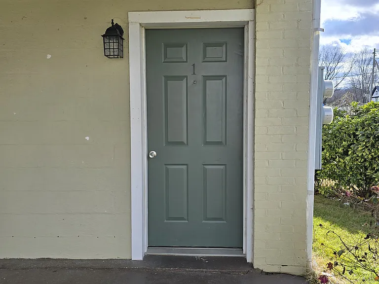 Hattie Ave — Photo 4