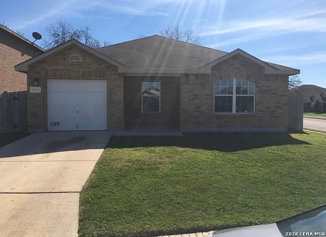 4 bed, 2.0 bath, 1351 sqft, $1,550 — Photo 1