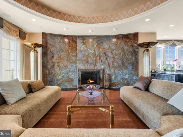 1041 Oval Rd, Wall Township, NJ 08736