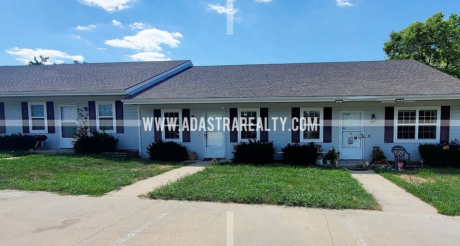 Beautiful 2 Bedroom/2 Bath In Raymore-Available In September!! — Photo 1