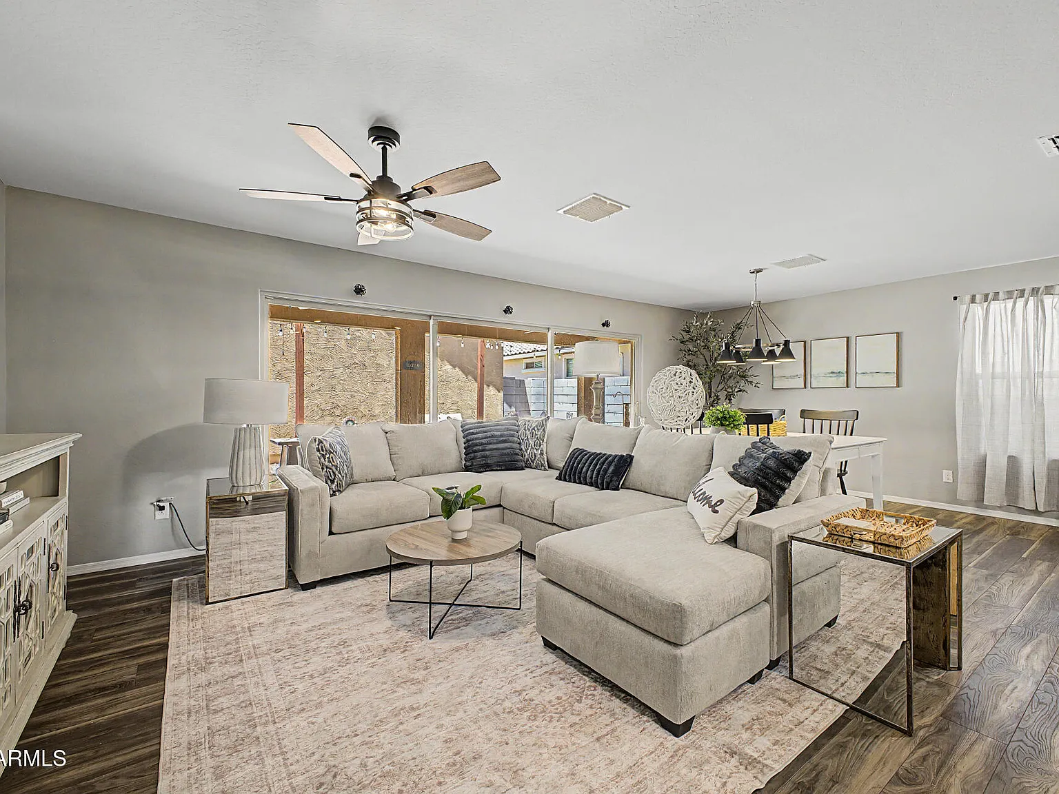 3 bed, 2.5 bath, 1900 sqft, $4,200 — Photo 2