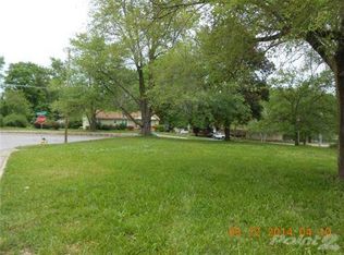12425 Johnson Dr, Shawnee, KS 66216