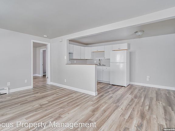 5th image of 2262 Eastman Ave APT 9
