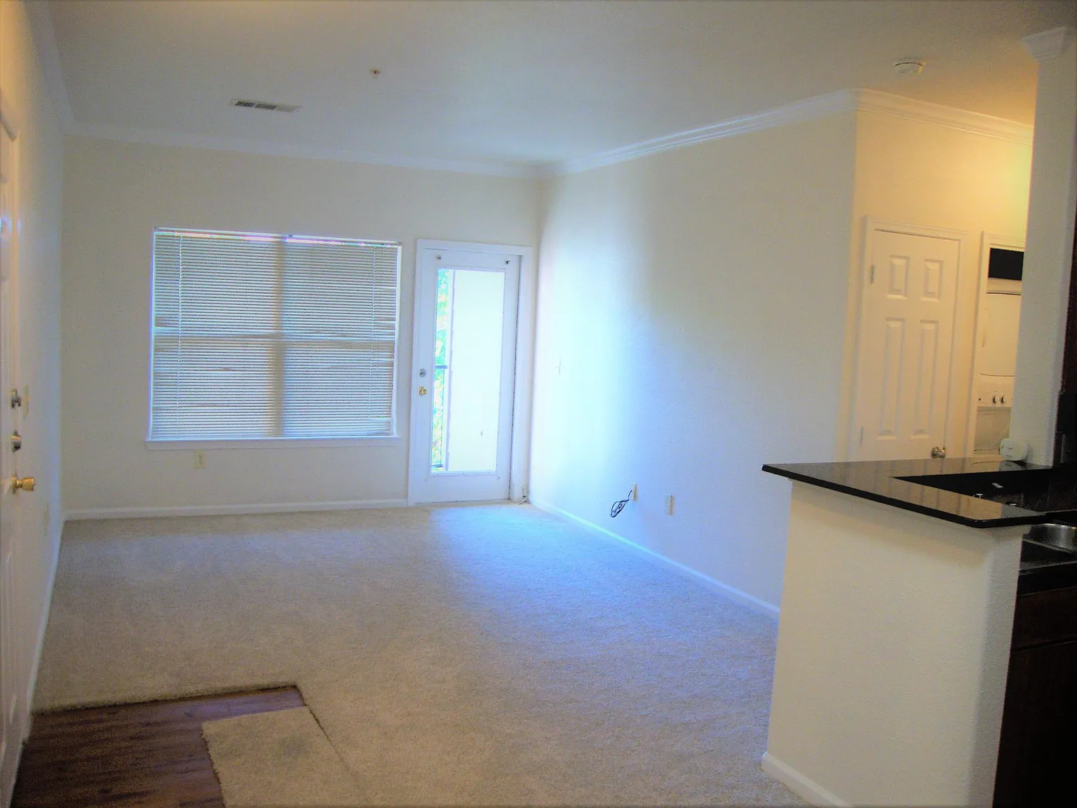 2 bed, 920 sqft, $1,895 — Photo 2