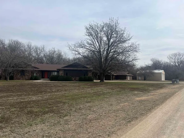 926 N Country Club Rd, Parkerfield, KS 67005