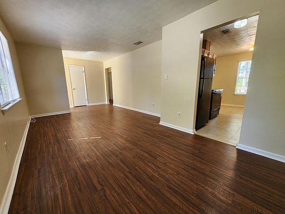 4th image of 2414 Gothic Dr