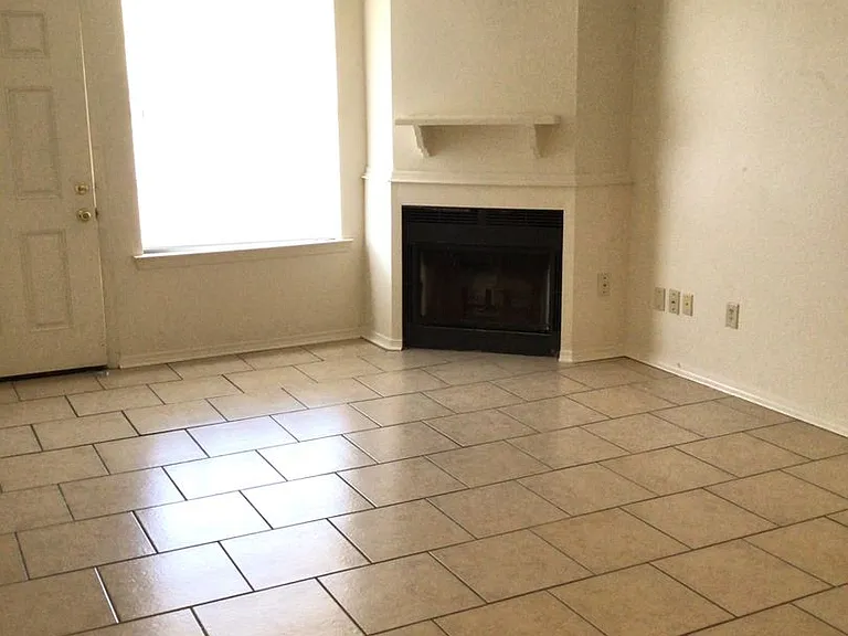 2647 Amanda Dr #A-D — Photo 2