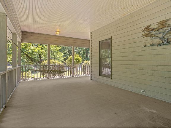 5th image of 109 Indian Creek Rd