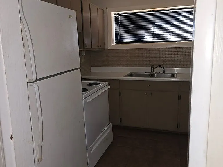 416 W Outer Dr — Photo 5