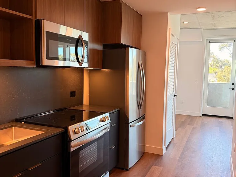 Rainford Apartments — Photo 90