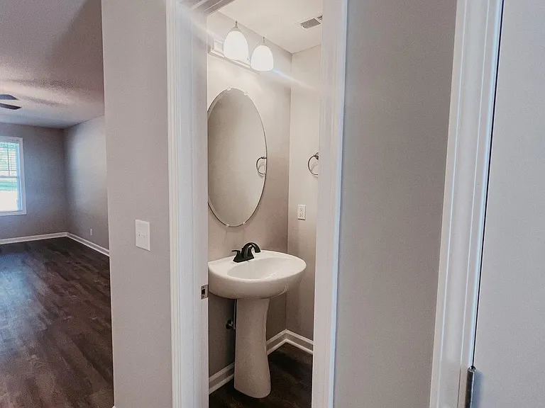 261 Woodland Valley Ln — Photo 4