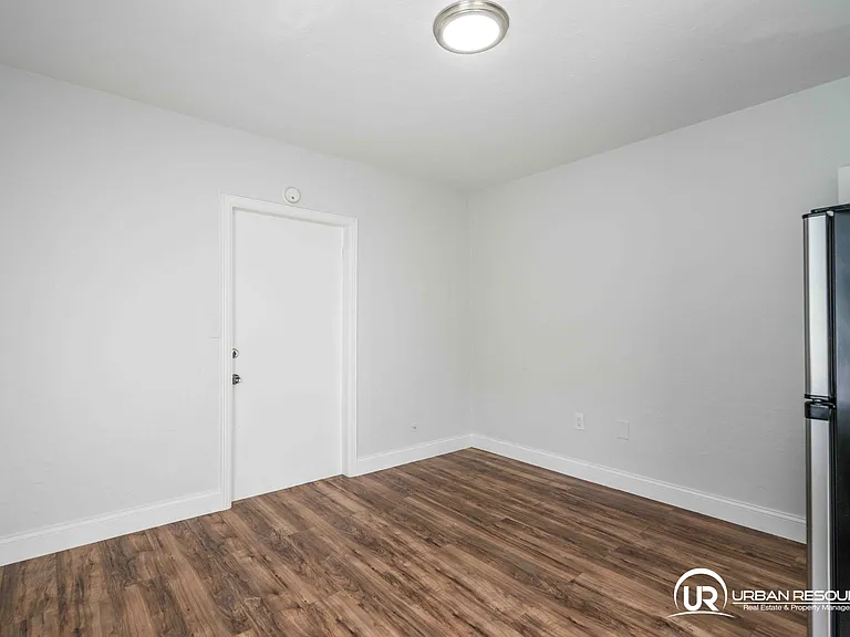 437 NE 82nd St #14 — Photo 6