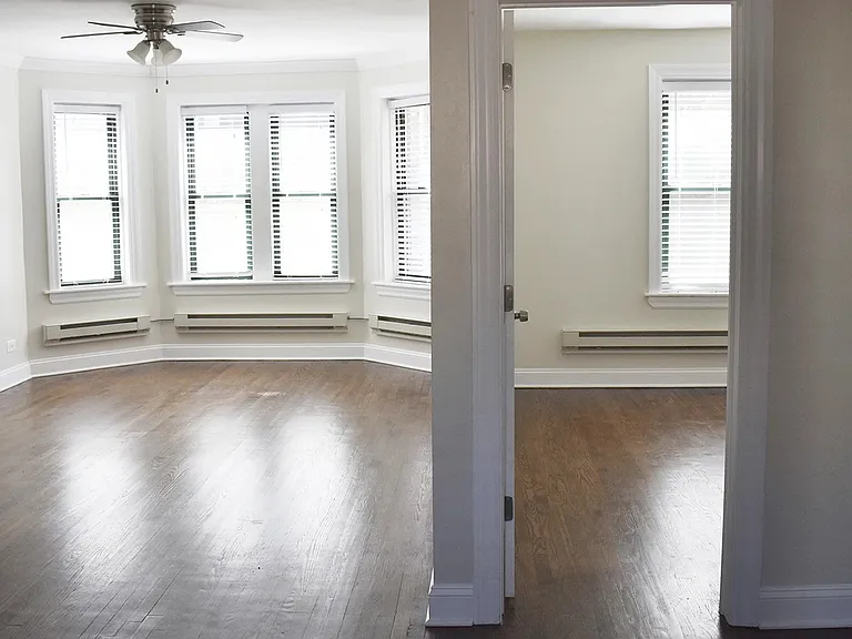 3845 N Greenview Ave #5 — Photo 2