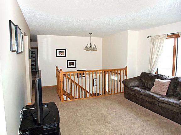 5th image of 546 96th Ln NE