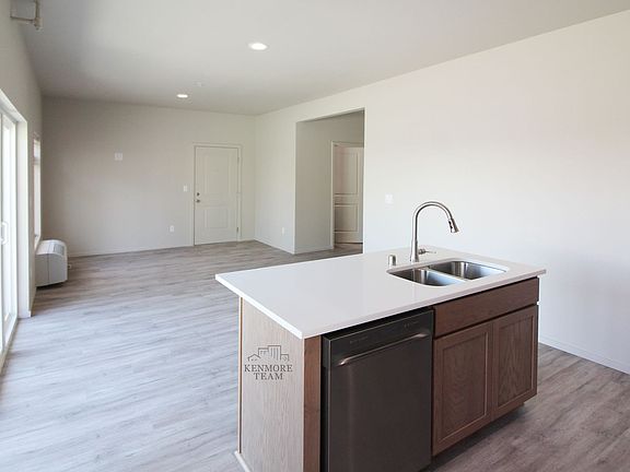 5th image of 1200 N 8th Ave #A201