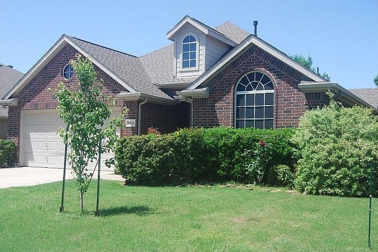 1st image of 2611 Oxford Oaks Ln