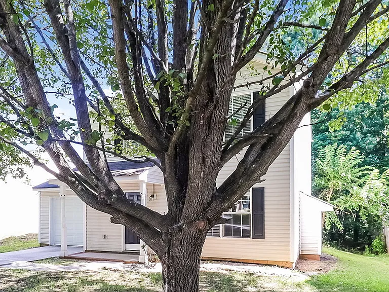 326 Kingville Dr — Photo 4