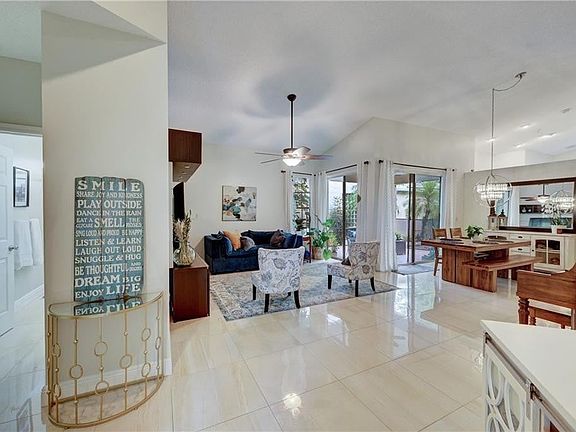 5th image of 8171 Hampton Wood Dr