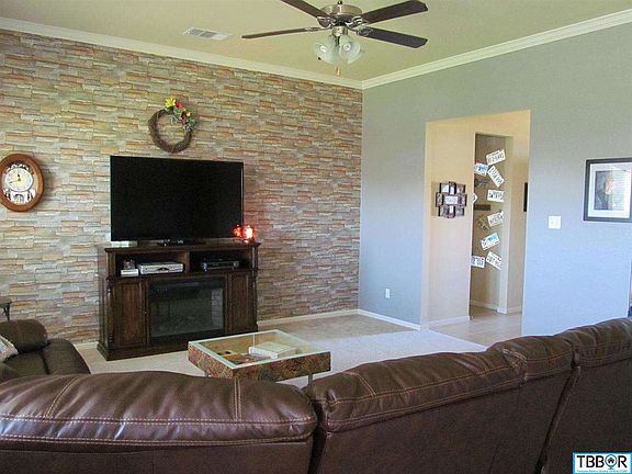 3rd image of 5929 Fair Hill Dr