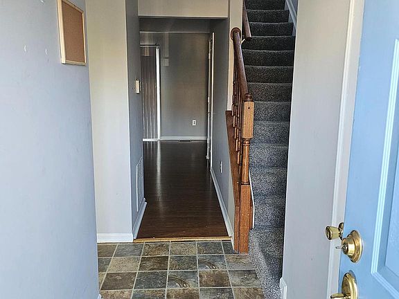 3rd image of 11210 Cristins Cir